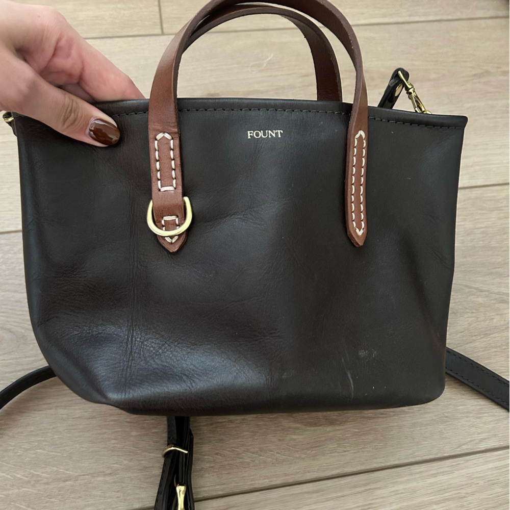 Fount Bellfield Crossbody Bag in Wolf
